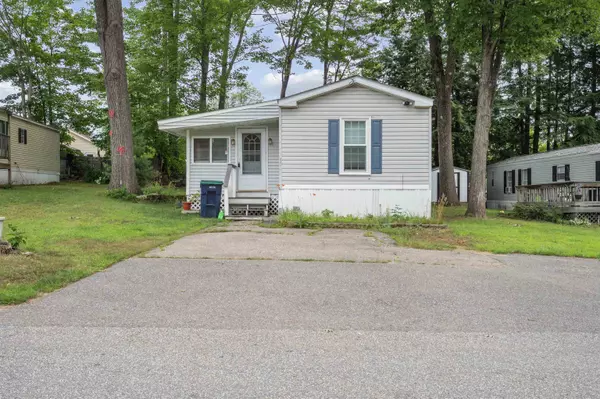 30 White Rock CIR, Tilton, NH 03276