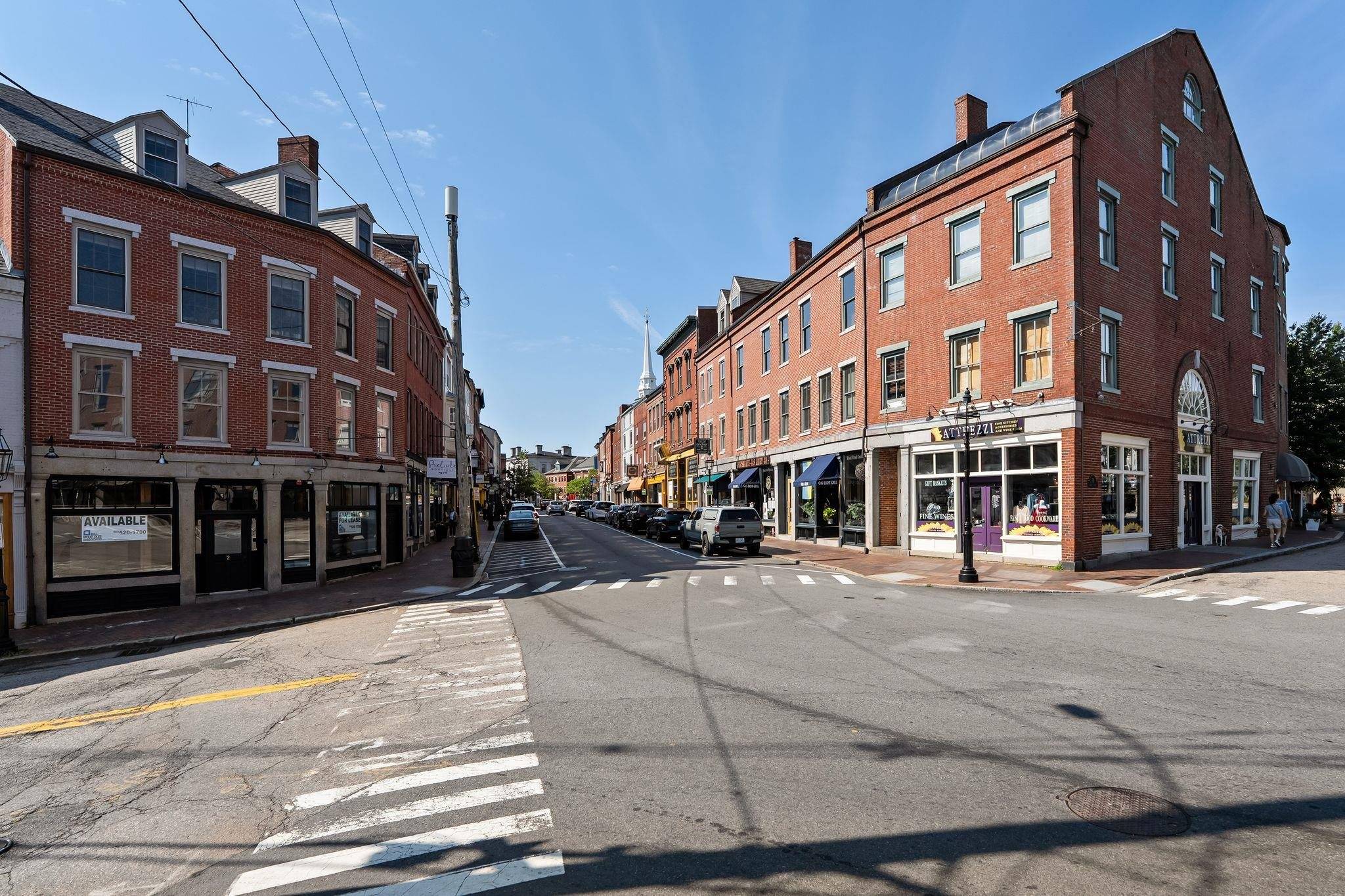 Portsmouth, NH 03801,90 Fleet ST #4-5