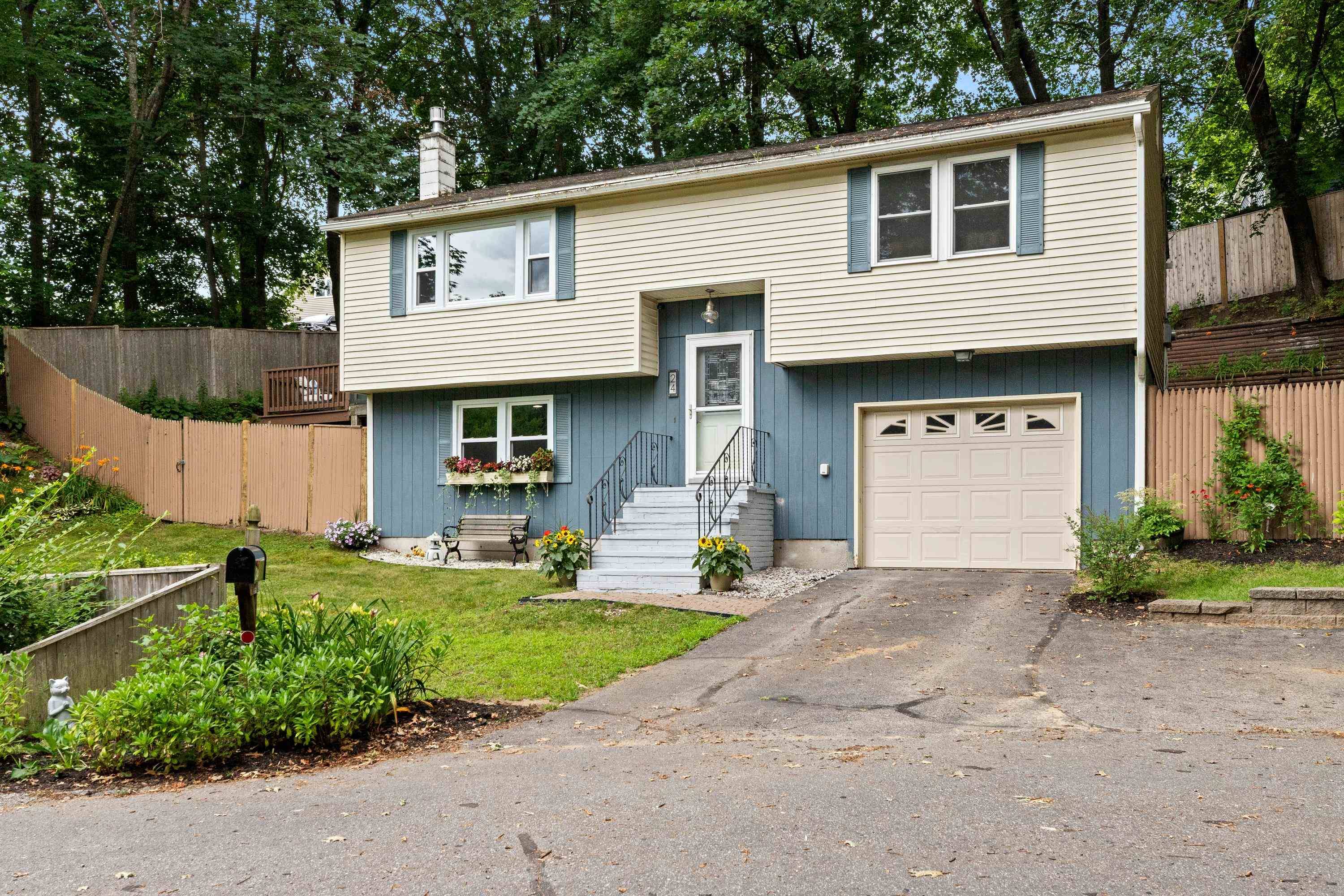 24 Comeau ST, Manchester, NH 03102