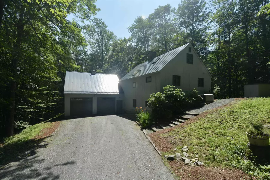 23 Hummingbird HL, Grantham, NH 03753