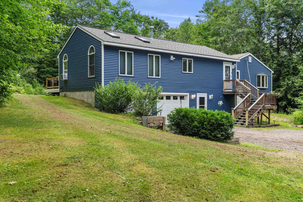 Loudon, NH 03307,241 Clough Pond RD