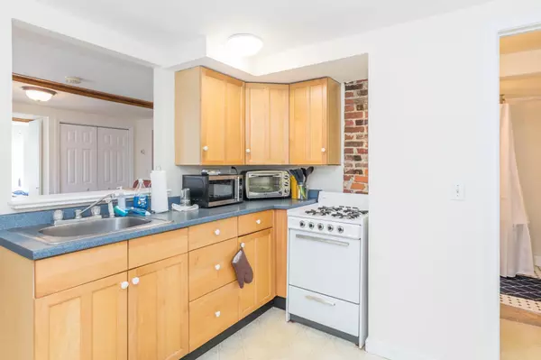 Portsmouth, NH 03801,151 High ST #2