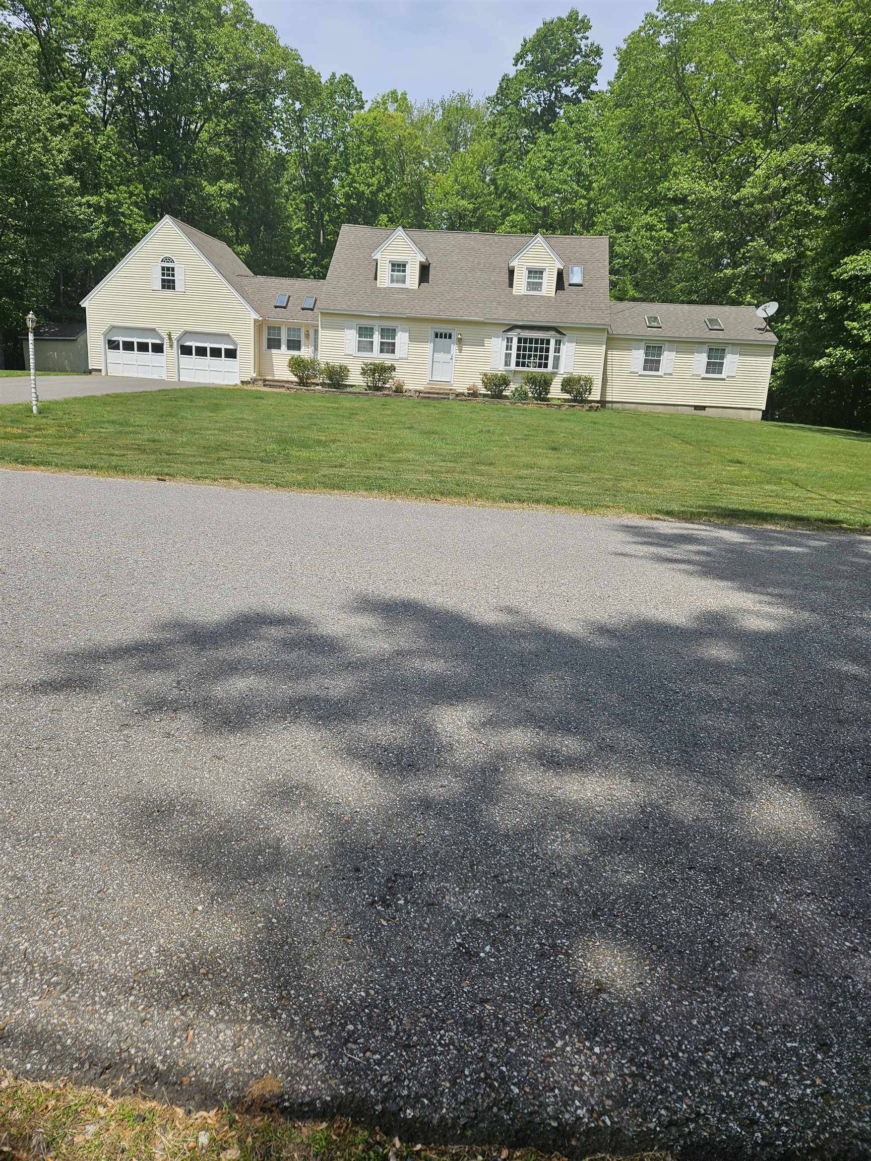29 Maple DR, Bedford, NH 03110