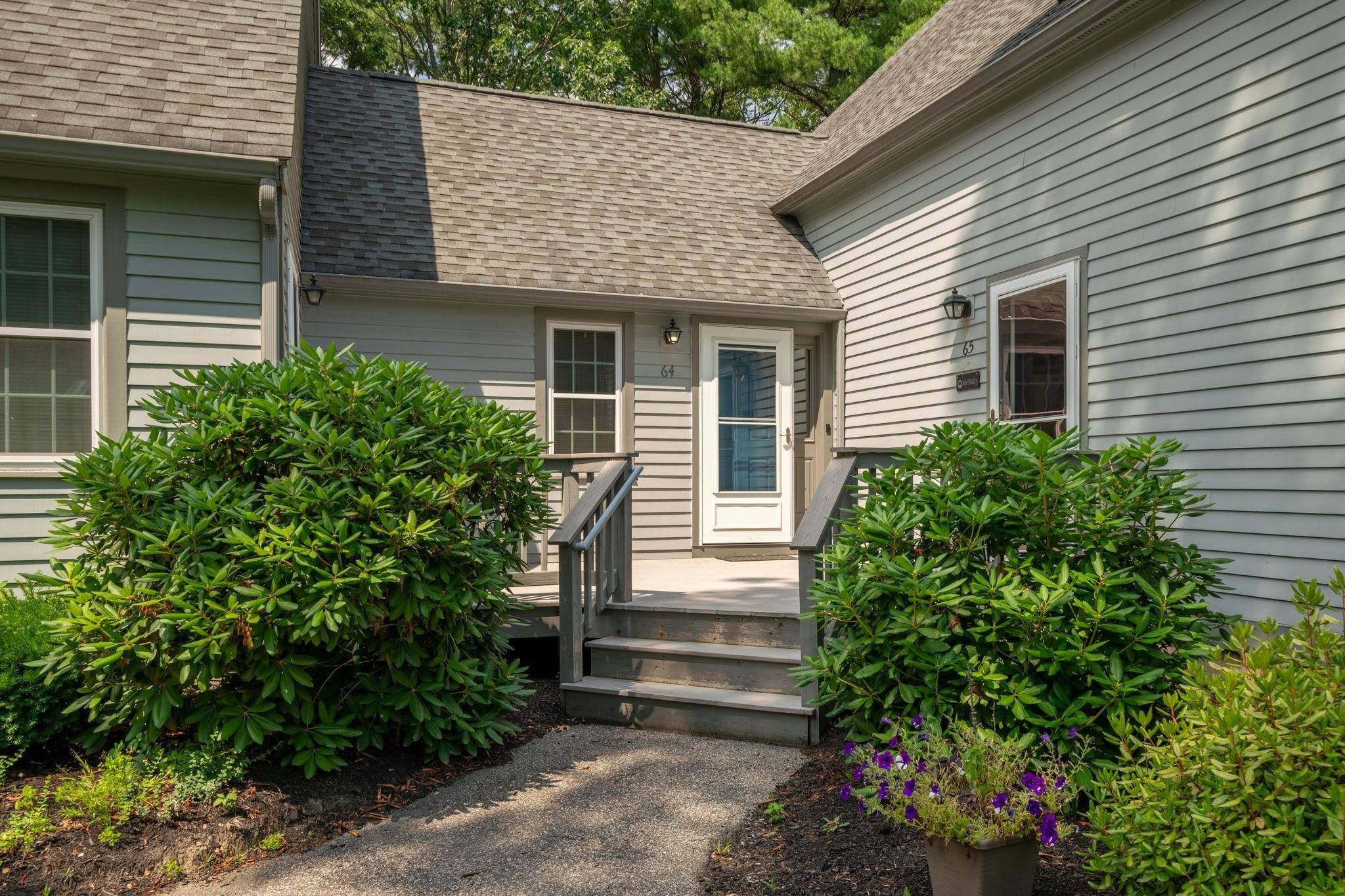 64 Glengarry DR, Stratham, NH 03885