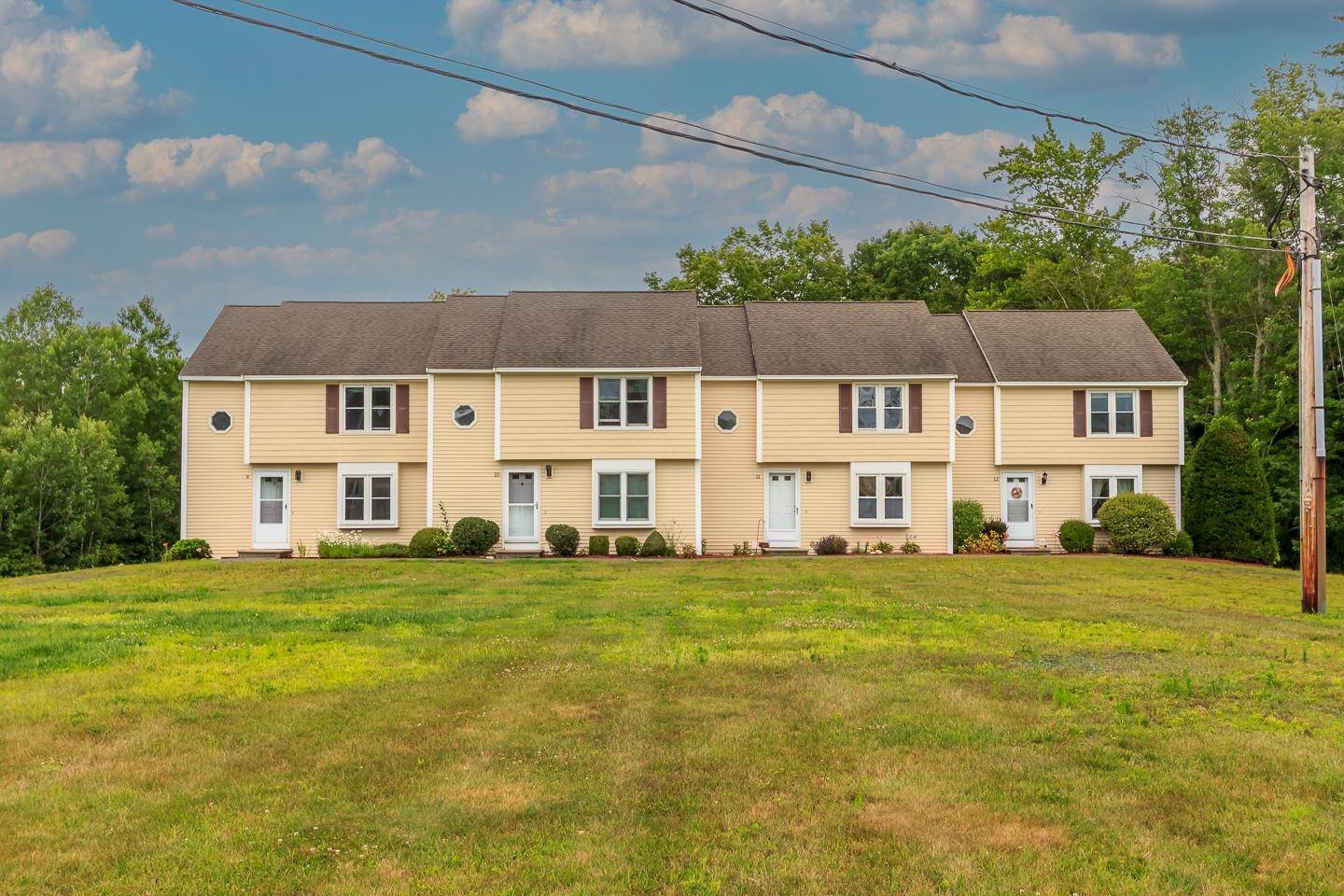 Sandown, NH 03873,9 Scott LN