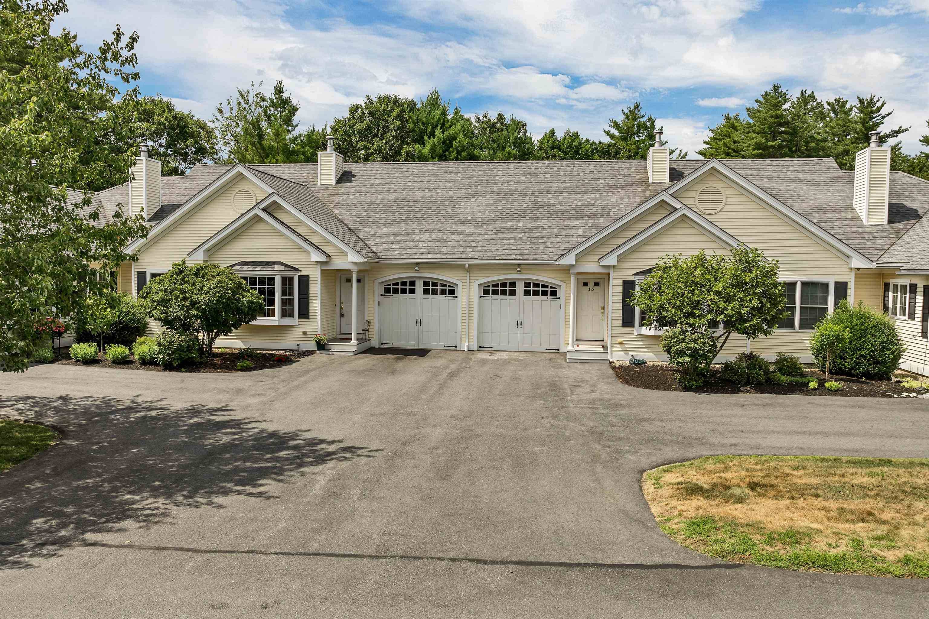 13 Lamplighter Village RD, Windham, NH 03087
