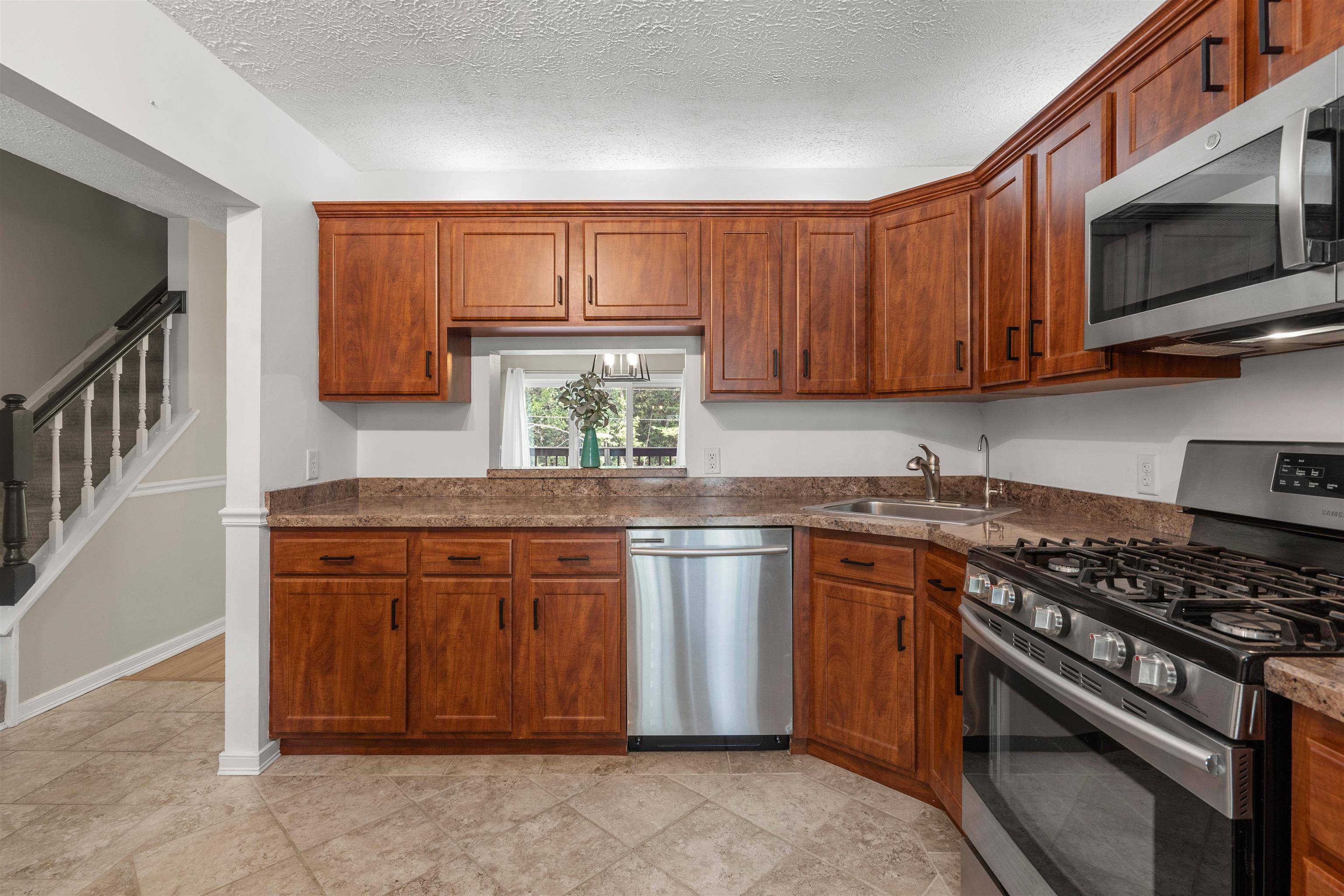 Merrimack, NH 03054,49 Middlesex RD #49