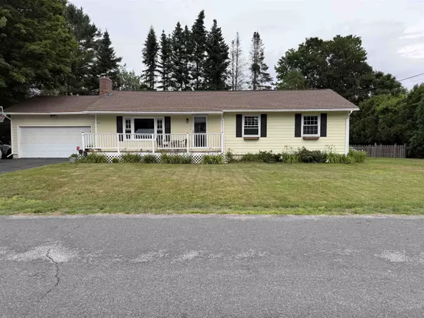 12 Meadow DR, Springfield, VT 05156