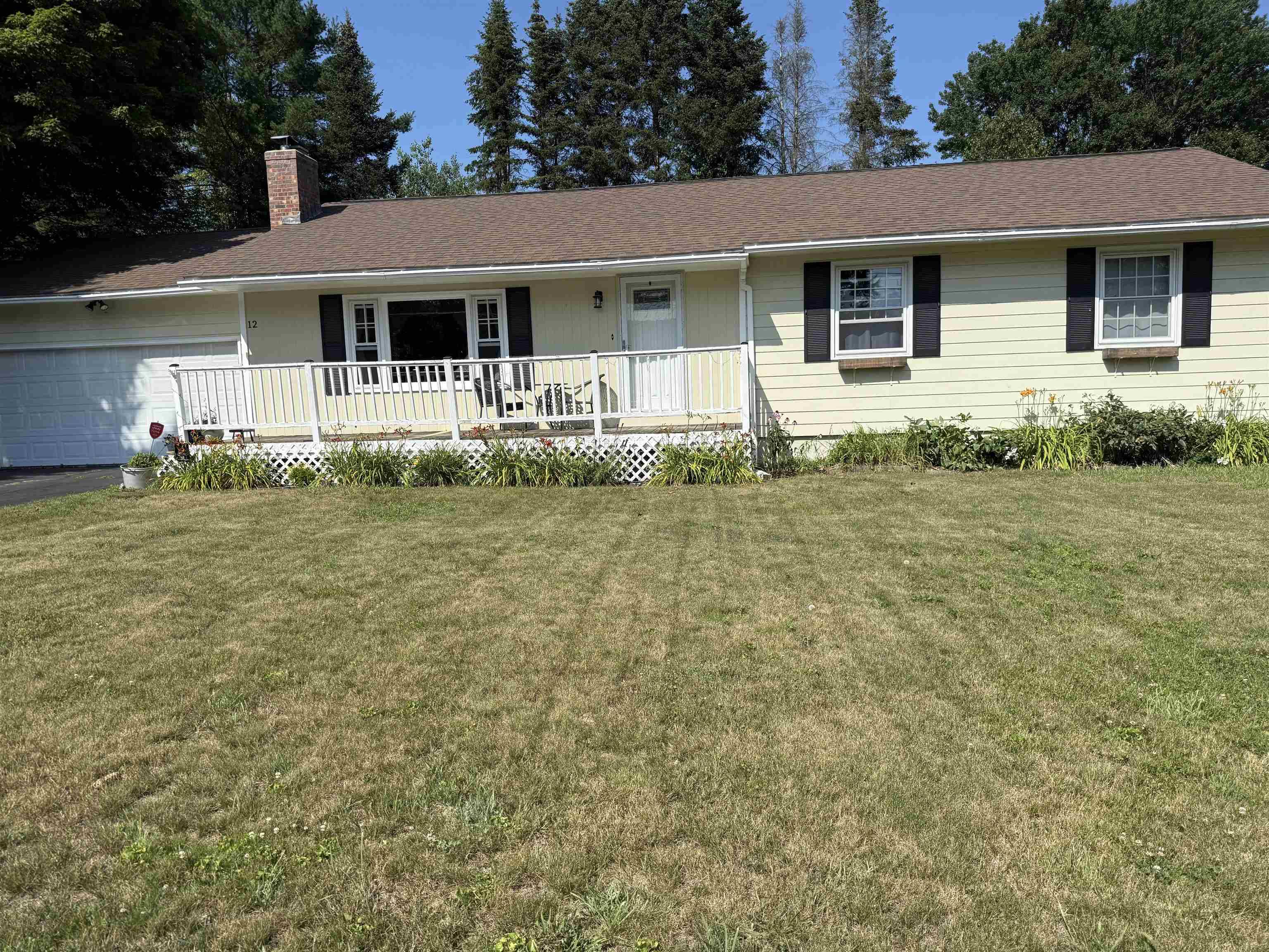 12 Meadow DR, Springfield, VT 05156