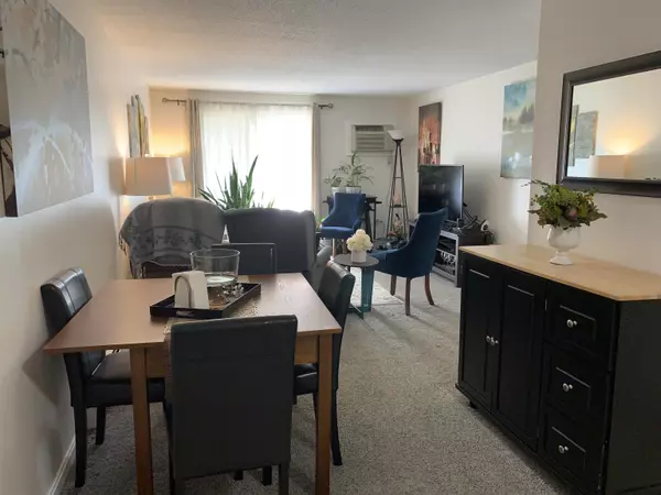 Portsmouth, NH 03801,1605 White Cedar BLVD