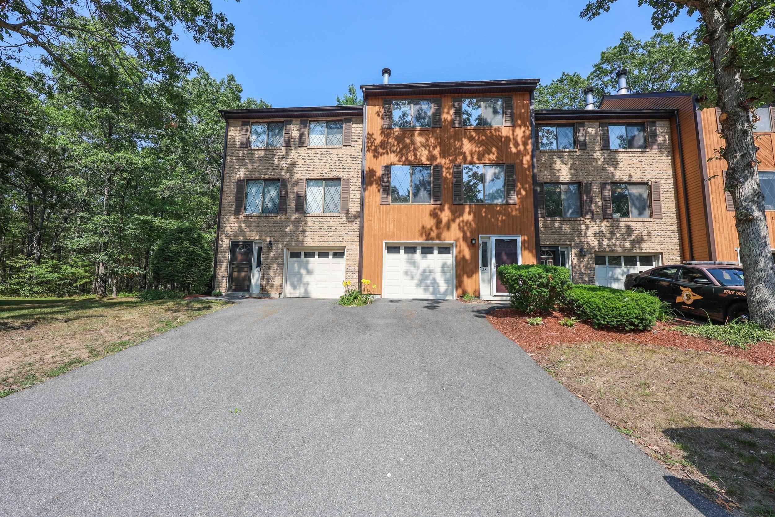 28 Winrow DR, Merrimack, NH 03054