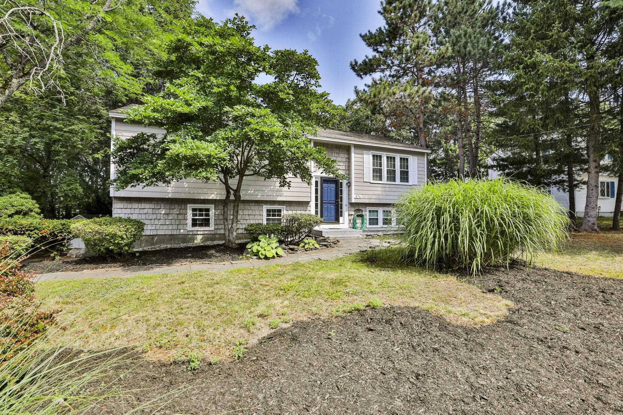 574 Oak ST, Manchester, NH 03104