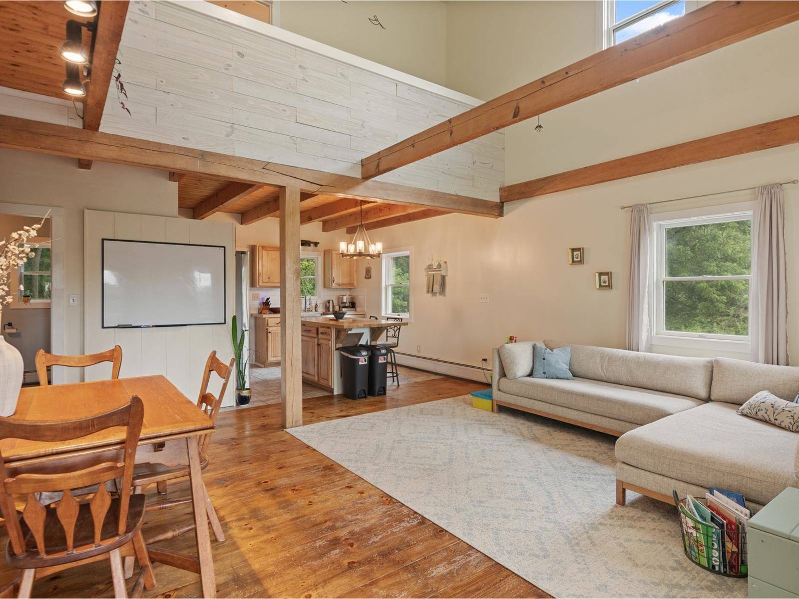 Bristol, VT 05443,526 Hardscrabble RD
