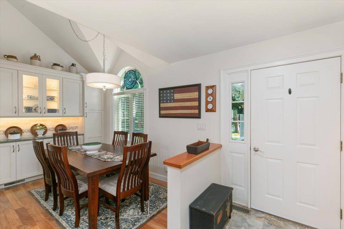 Stratham, NH 03885,68 Peninsula DR