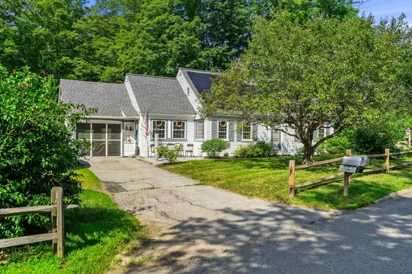 Henniker, NH 03242,6 The Oaks
