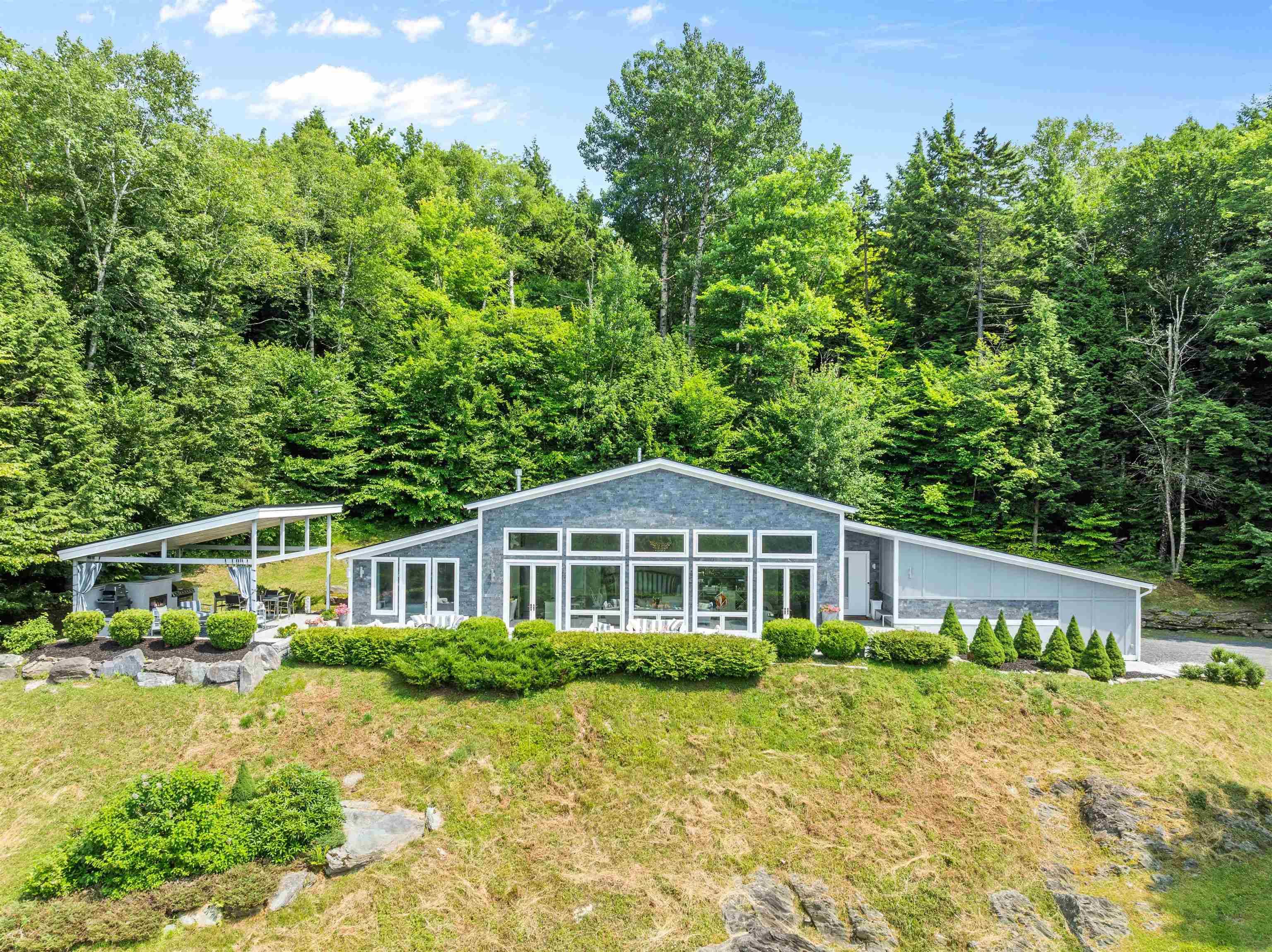 458 Old Farm RD, Stowe, VT 05672