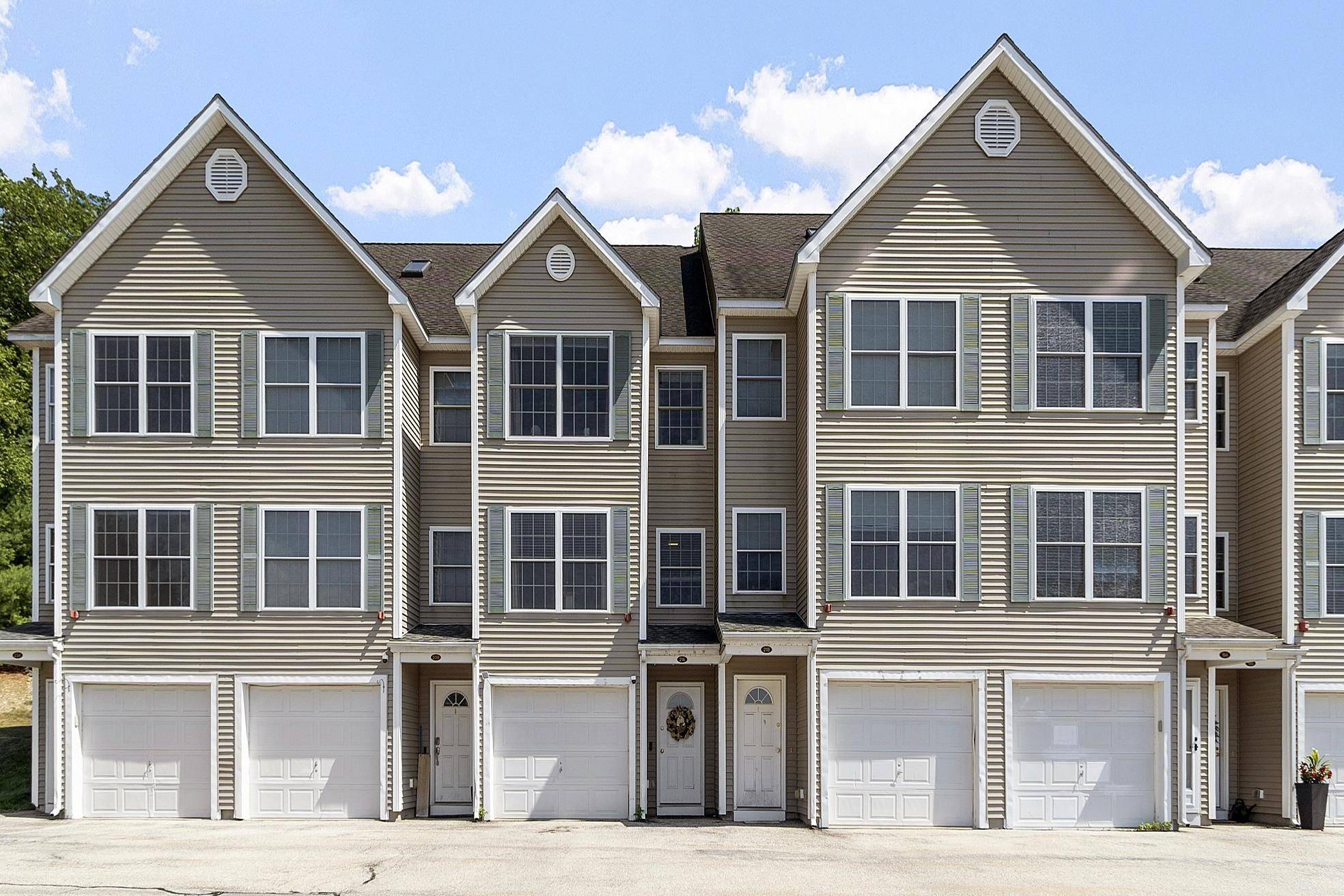21 Tammy CT #A, Hudson, NH 03051