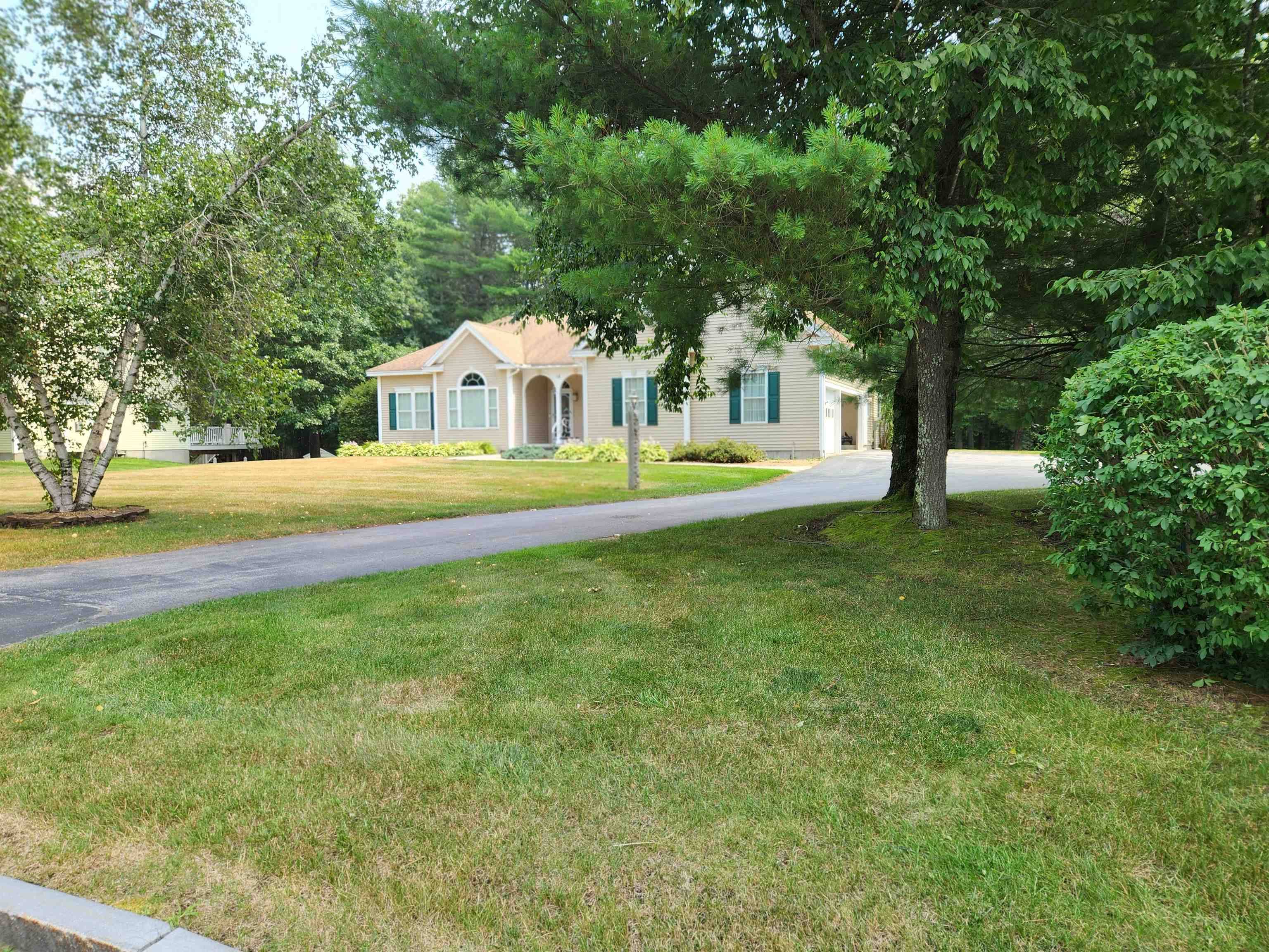 18 Hayward Brook DR, Concord, NH 03301