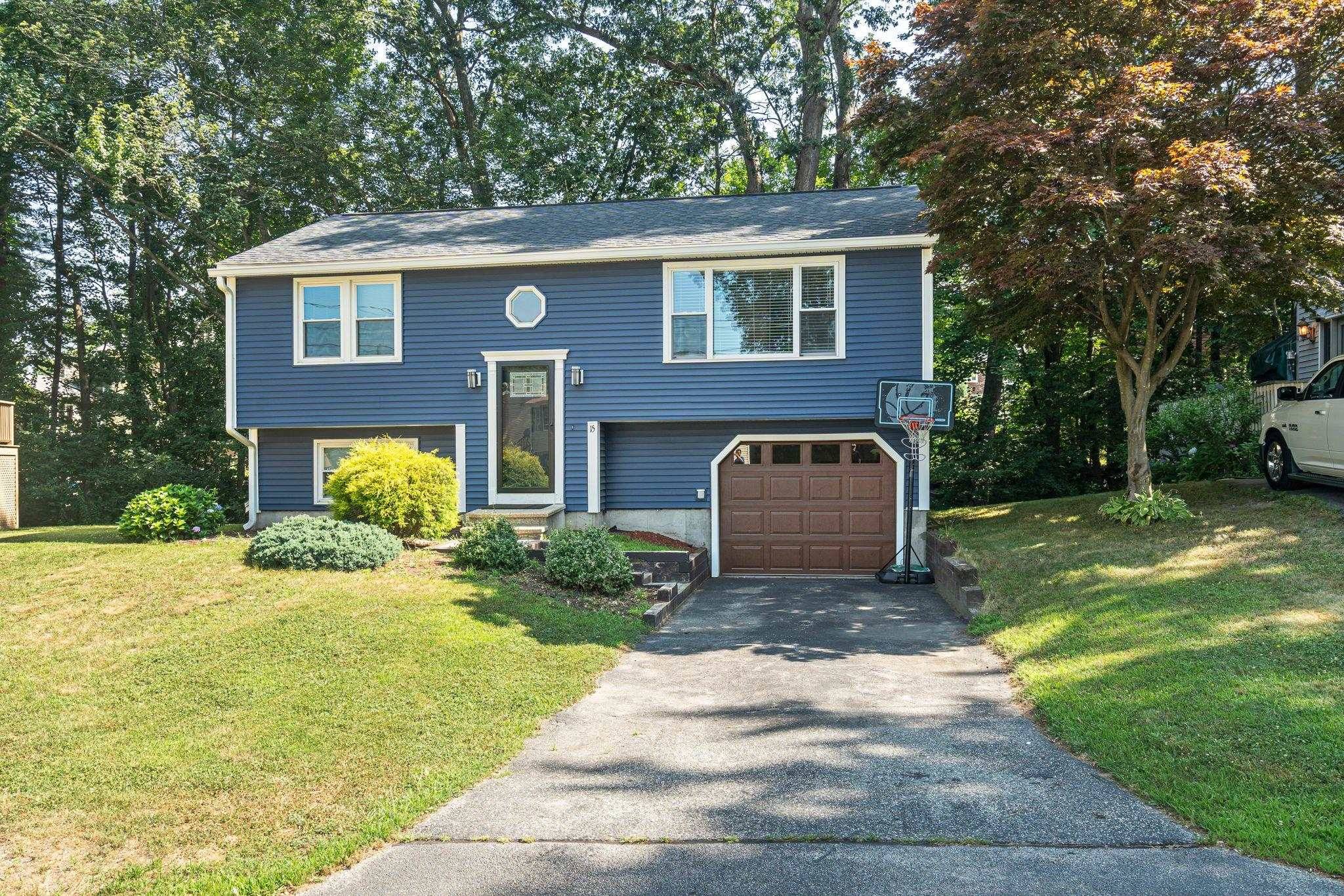 15 Killian DR, Nashua, NH 03062