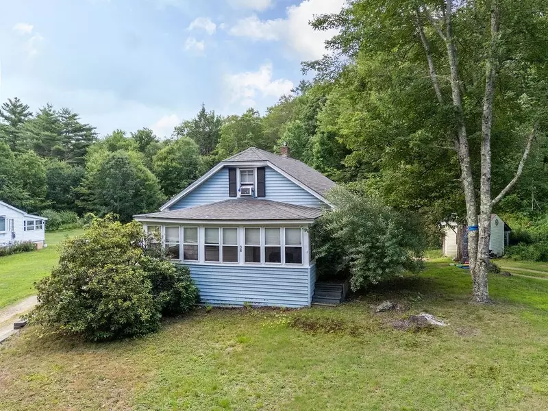 38 Strafford RD, Rochester, NH 03867