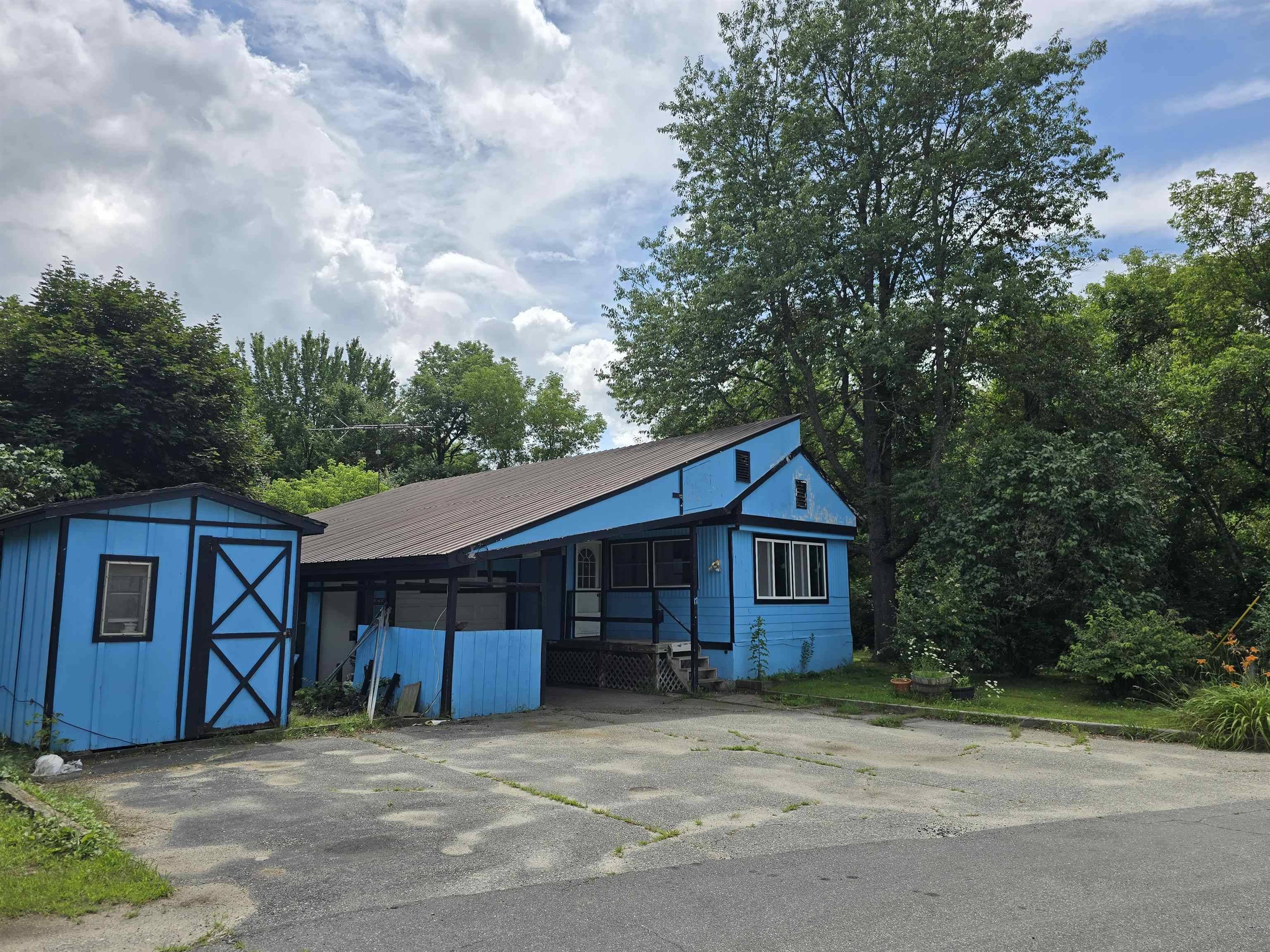 17 Putnam RD, Newport, NH 03773