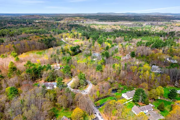 Newmarket, NH 03857,12 Channing WAY