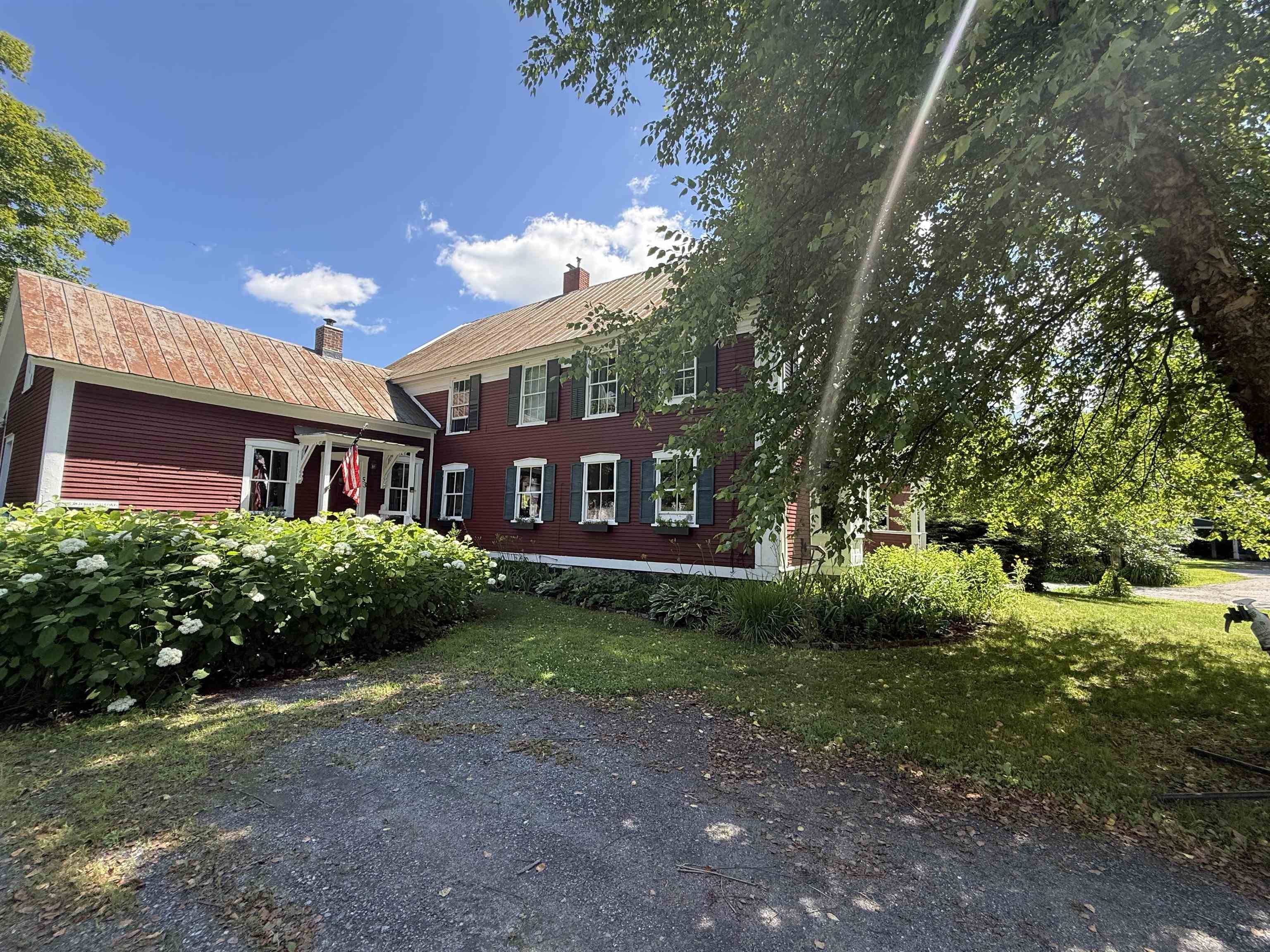 53 Commonwealth AVE, Hyde Park, VT 05655