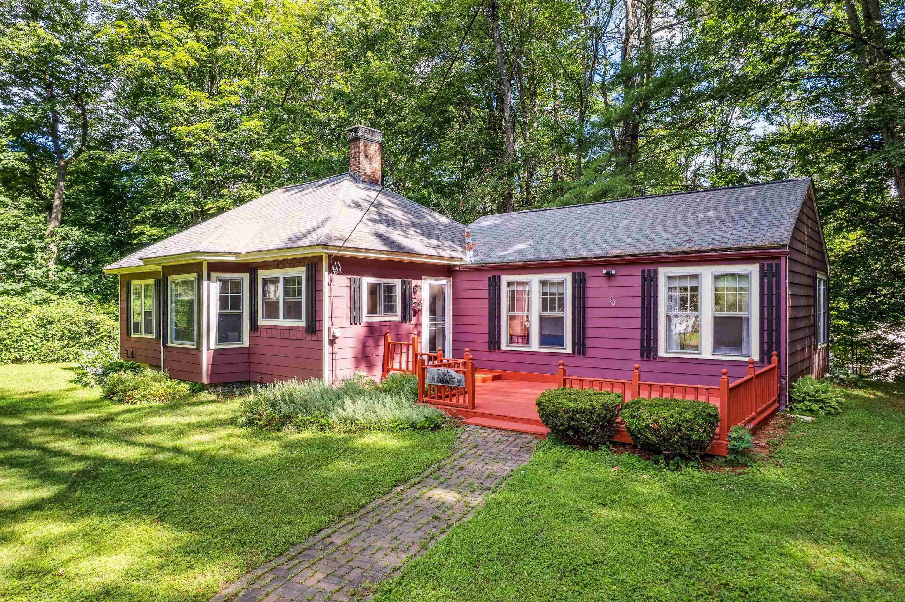 38 Cardinal DR, Hartford, VT 05088