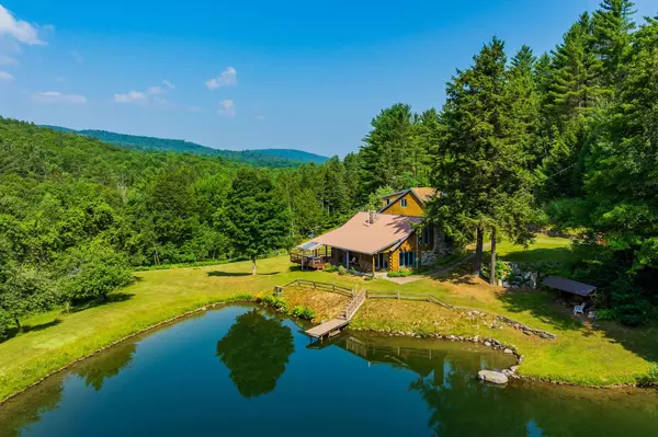 830 Old Schoolhouse RD, Newbury, VT 05051