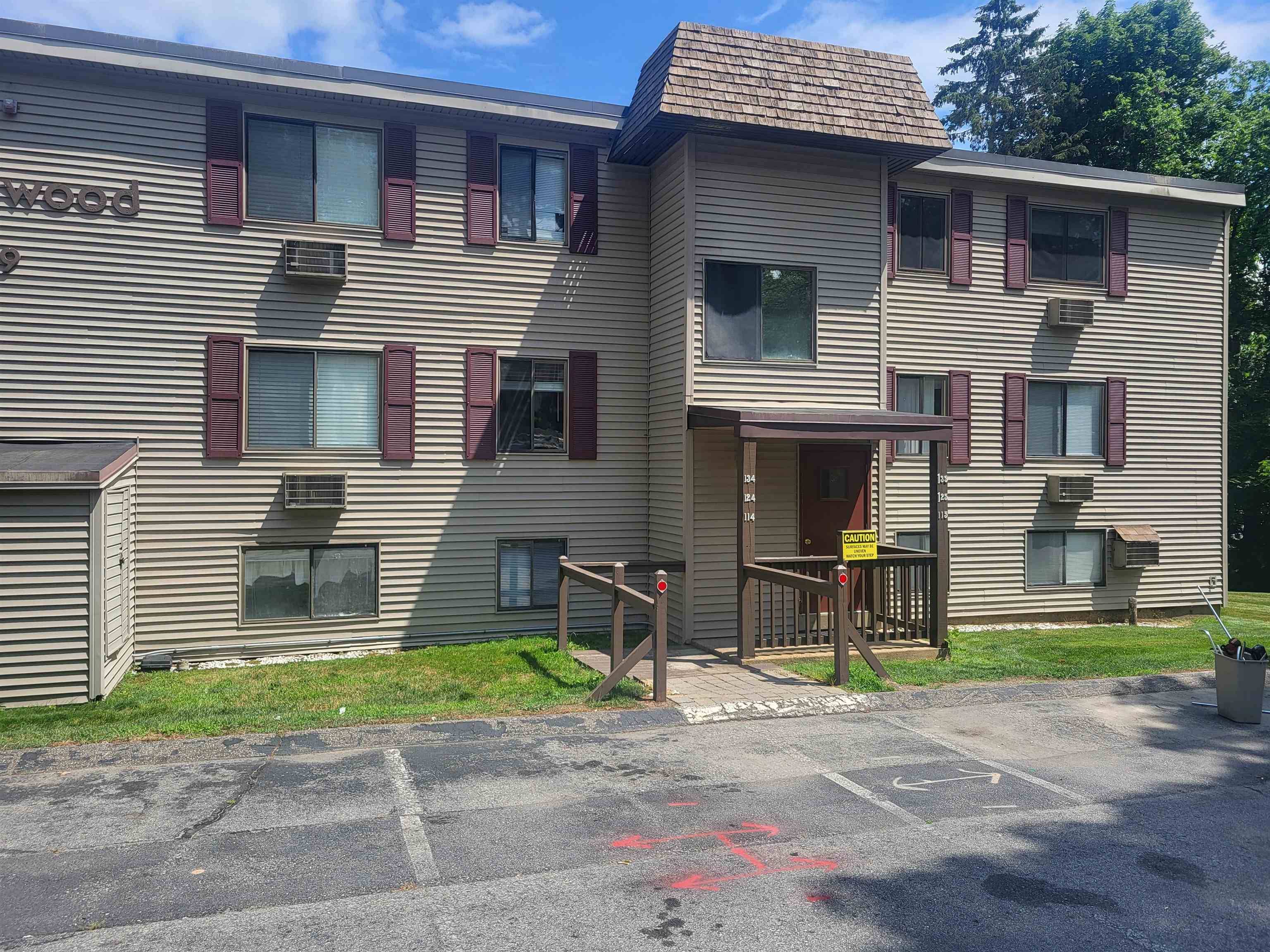 9 Treetop CIR #114, Laconia, NH 02346