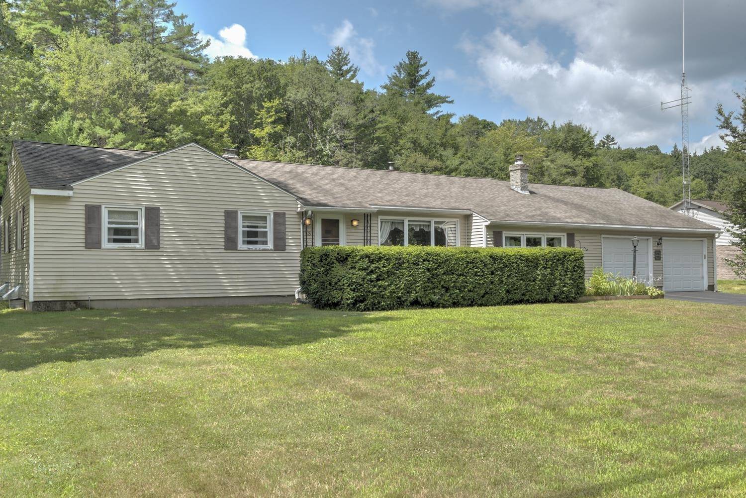 28 Eaton RD, Swanzey, NH 03446