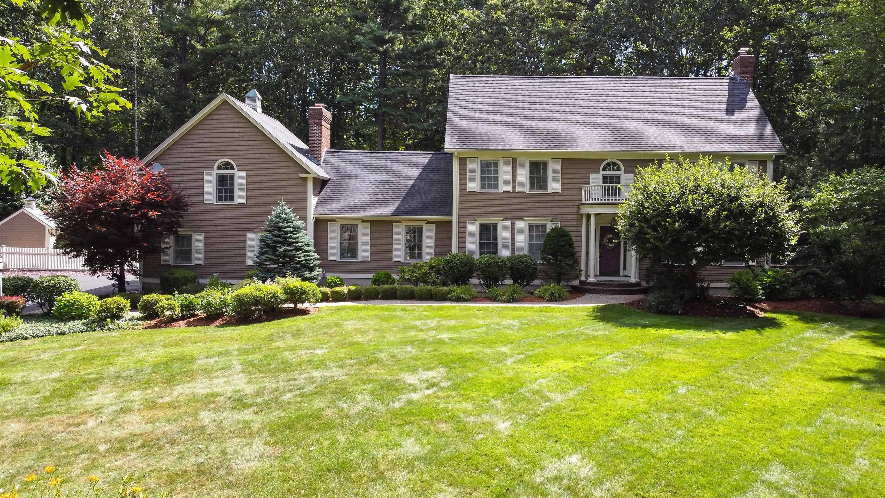 18 Hawthorne RD, Windham, NH 03087