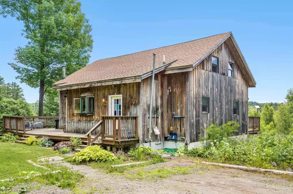 1382 Penny LN, Danville, VT 05828
