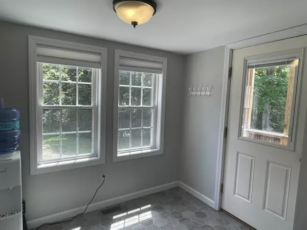 Sandown, NH 03873,334-336 Main ST