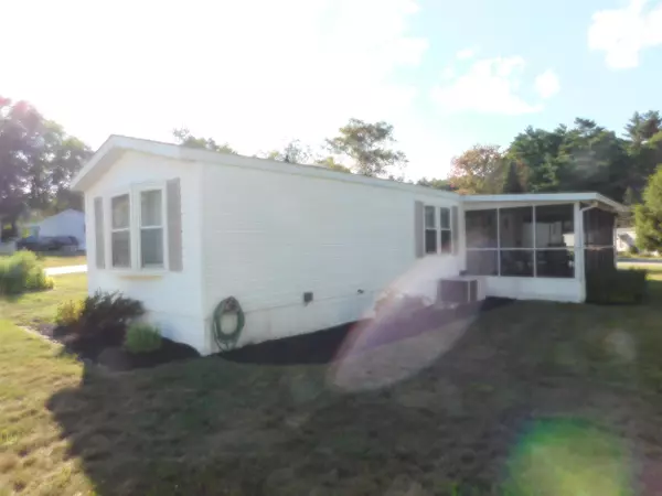Rochester, NH 03867,5 Caribbean LN