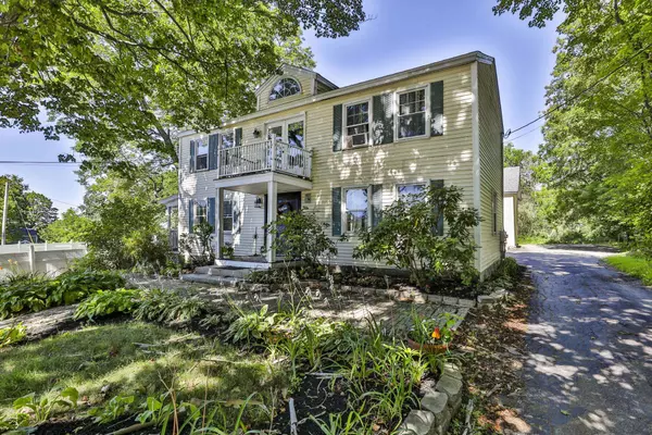14 Chester RD ##3, Derry, NH 03038