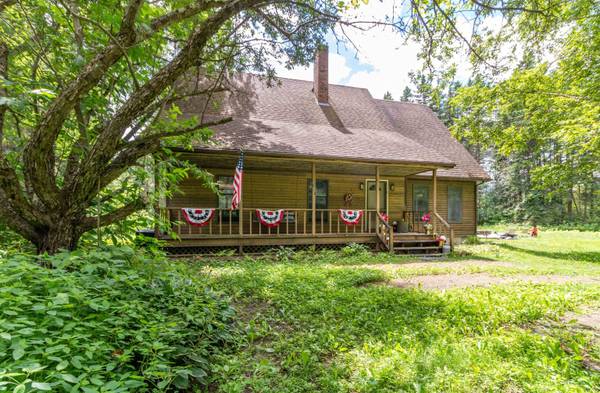 60 Chocolate Moose LN, Lyndon, VT 05851
