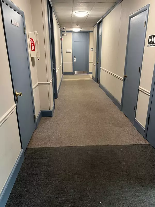 Portsmouth, NH 03801,10 Vaughan Mall ST #207A