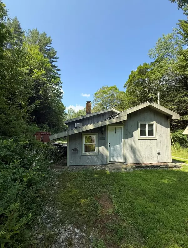 1528 Eastman RD, Grafton, VT 05146