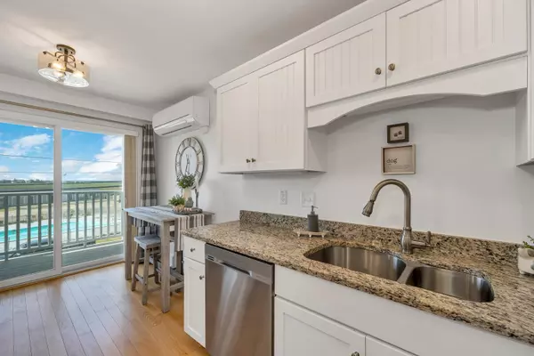 Hampton, NH 03842,580 Winnacunnet RD #107