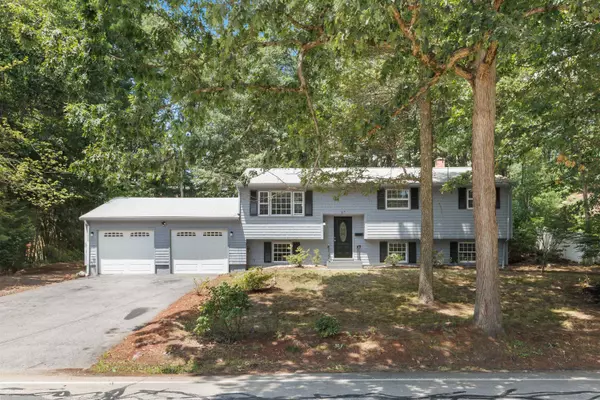 27 New Searles RD, Nashua, NH 03060