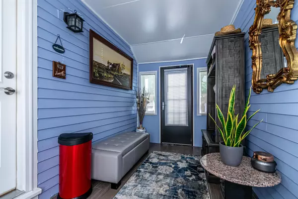 Portsmouth, NH 03801,19 Hall CT
