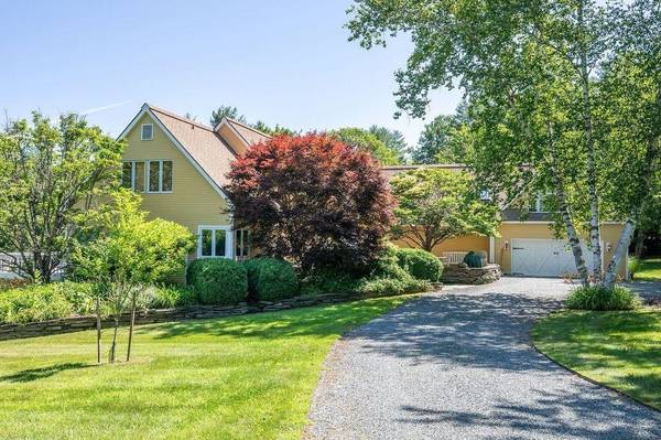 134 Chester Arthur RD, Hartford, VT 05059