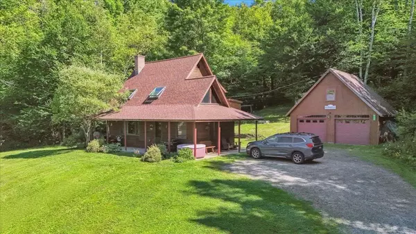 553 Derby Pond RD, Derby, VT 05829