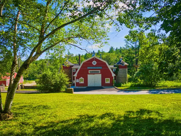 Sunapee, NH 03782,242/247 Prospect Hill RD