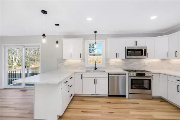 Pittsfield, NH 03263,95 Fairview DR