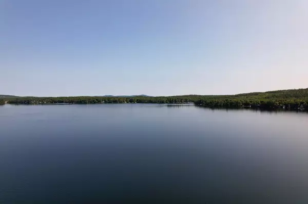 Deerfield, NH 03037-1145,245 North RD