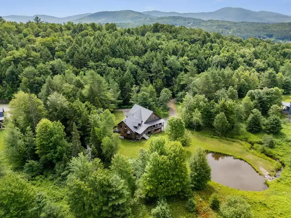 307 Lower Leriche RD, Stowe, VT 05672