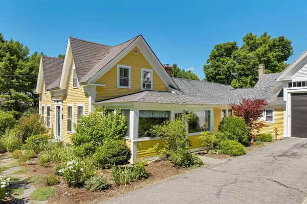 Tuftonboro, NH 03816,155 Middle RD