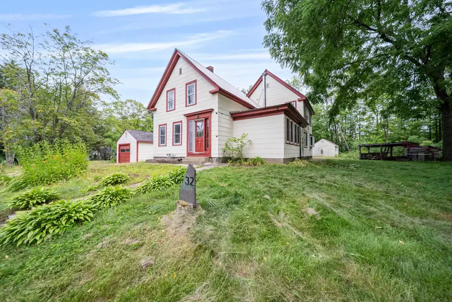 32 Union ST, Hillsborough, NH 03244